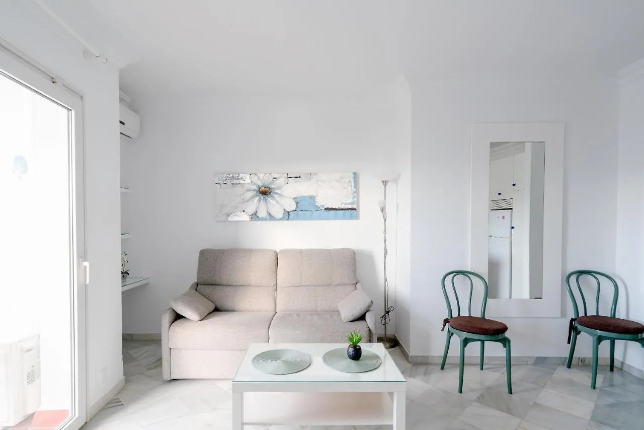 Estela Maris Nerja 0*,